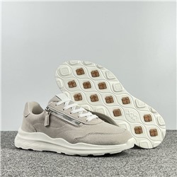 Женские спортивные туфли