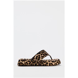 FEW ITEMS LEFT ANIMAL PRINT FLATFORM SANDALS