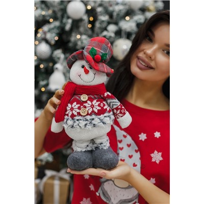 Игрушка новогодняя с выдвижными ногами Снеговик в шляпе с ягодой серо-красный