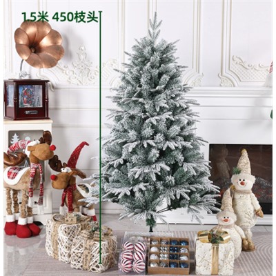 Елка разных размеров. Состоит из 3 частей