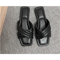 Удобные и простые в носке летние шлепки с квадратным носком