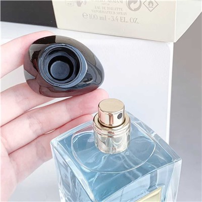 Холодный и чистый аромат парфюмерной индустрии Armani blue rock grass