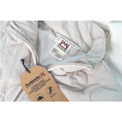 Женская легкая стеганая куртка