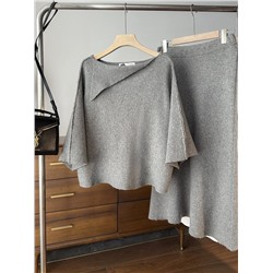 Женский трикотажный костюм уютный джемпер и юбка средней длины ЗАР*А