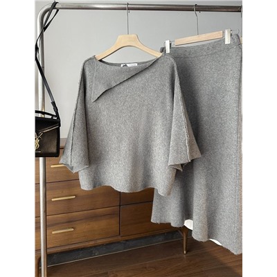 Женский трикотажный костюм уютный джемпер и юбка средней длины ЗАР*А