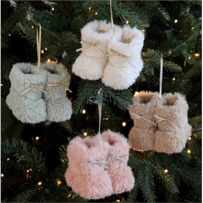 Плюшевые сапожки. Украшения на елку