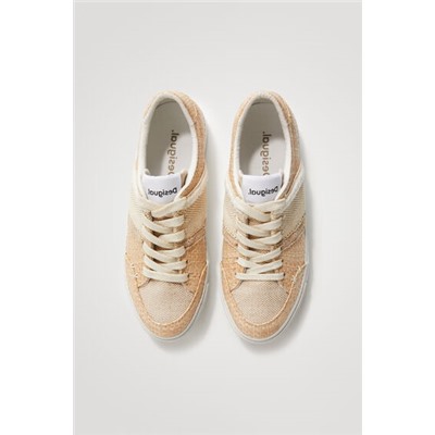 Zapatilla de fibras naturales