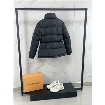 Женский приталенный пуховик 1:1 Moncle*r Dourb*e