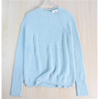 Осенне-зимний свитер-пуловер