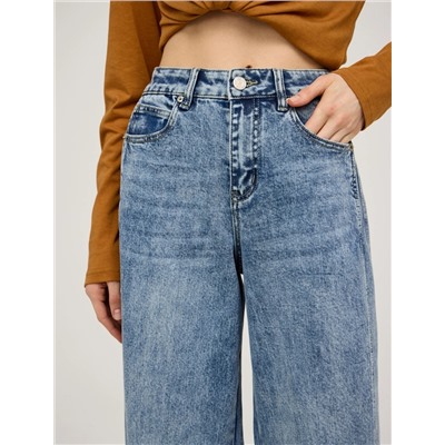 Джинсы с переведенными швами