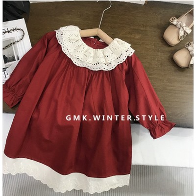 Платье с кружевами