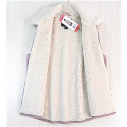 Женский утепленный жилет из искусственной овечьей шерсти.