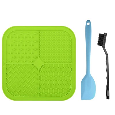 Коврик для лизания. В наборе лопаточка и щетка для чистки коврика