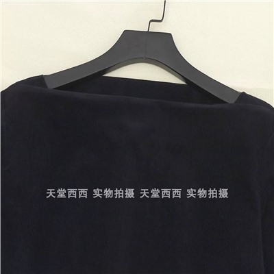 Женская цельная рубашка из тонкого вельвета с вырезом-лодочкой КО*С