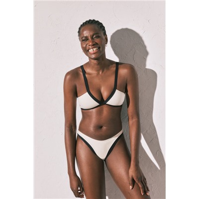Top bikini triangular blanco semi brillante