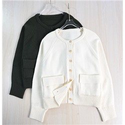 Утолщенный вязаный кардиган в непринужденном стиле