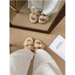 Милые тапочки  УГ*Г с пряжкой