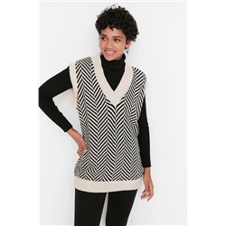 TRENDYOL MODEST Bej Çizgili V Yaka Triko Süveter TCTAW22UV0021