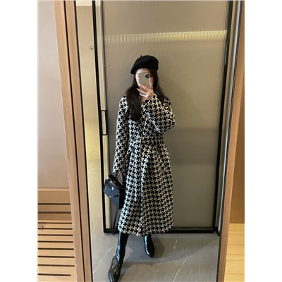 первоклассная ткань M home 101801 classic 2023 года очень красивая. 90% шерсти + 10% кашемира обладает уникальными преимуществами с точки зрения тепла и стиля. Оригинальная цена 2000+. -обхват груди 102 Длина одежды 108