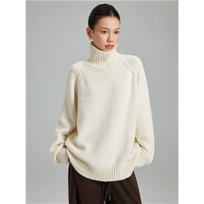 Классический женский свитер с высоким горлом