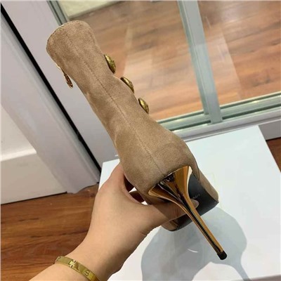 Ботильоны на шпильке с металлическими круглыми пряжками и острым носком  БАЛЬМА*Н