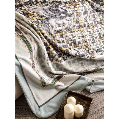 Нежный велюровый плед