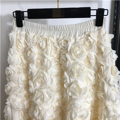 Женская длинная юбка с объемными розами