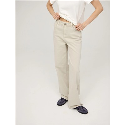 Бежевые базовые джинсы