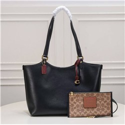 Женская вместительная сумка  Coac*h