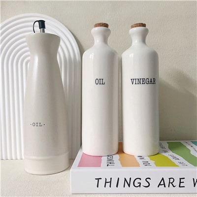 Керамическая бутылка для масла / уксуса  4 разные модели