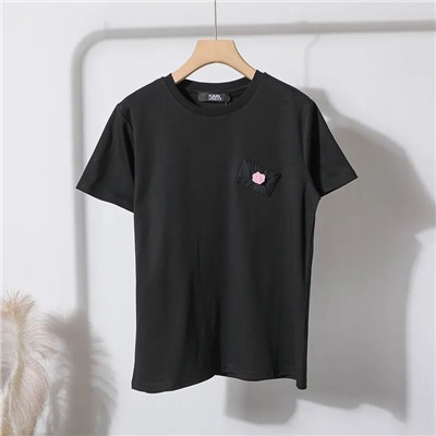 Футболка женская с декоративным накладным карманом с клапаном КАР*Л 😎