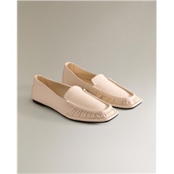 LEATHER LOAFERS WITH DETAIL