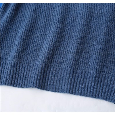 Женский трикотажный свитер