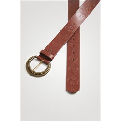 Cinturón básico de piel grabada