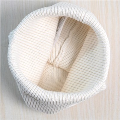 Зимняя теплая хлопковая шапка с вышитыми буквами и объемной вязкой ЛАКОСТ*Е