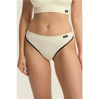 43827 ARLAN/01X Трусы стринги ESOTIQ