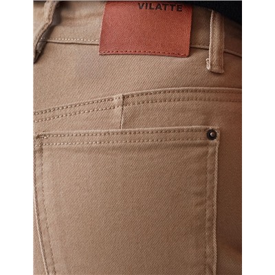 Джинсы из эластичного денима