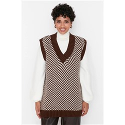 TRENDYOL MODEST Kahverengi Çizgili V Yaka Triko Süveter TCTAW22UV0021