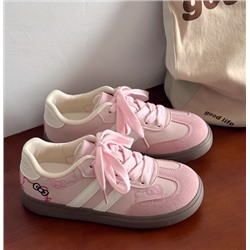 Кроссовки для девочек. Тренд 2026