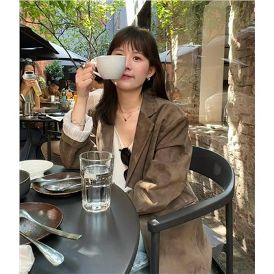 Замшевый пиджак кофейного цвета стал для меня настоящей находкой