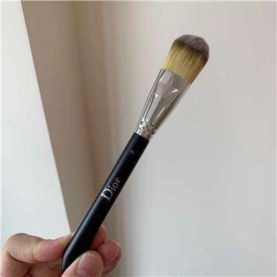 Косметичка с кисточками для макияжа  DIO*R