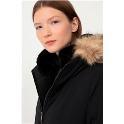 Anorak con capucha Negro