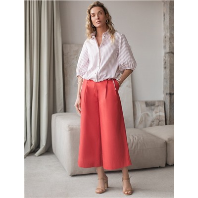 Укороченная блузка с рукавами буфами и с кулиской по низу из хлопка