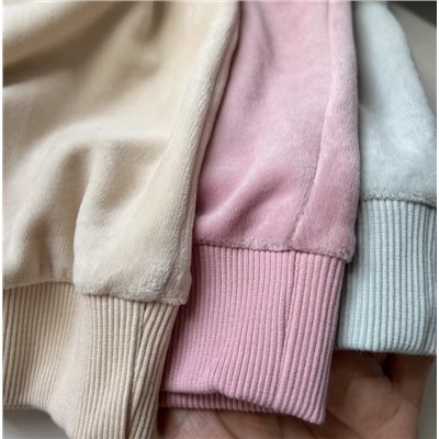 Бархатный спортивный костюм для девочек