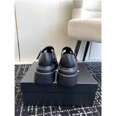 Стильные женские лоферы на толстой подошве, модель МЭР*И ДЖЕЙ*Н от АЛЕКСАНДР ВАН*Г