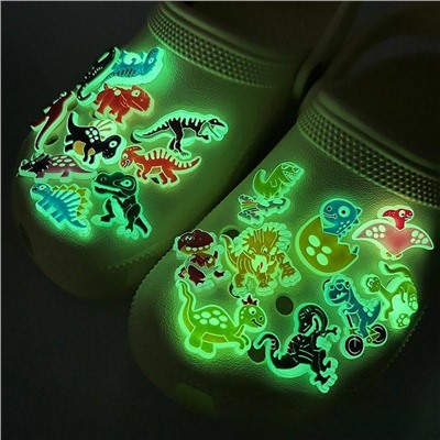 Набор джибитсов для крокс. Светятся в темноте