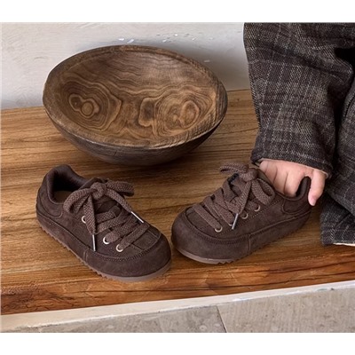 Кроссовки с широким носком