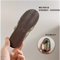 Кроссовки для мальчиков и девочек