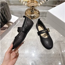 Туфли с ремешком на плоской подошве ДИО*Р