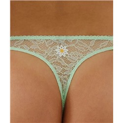 Encaje con bordados de tanga